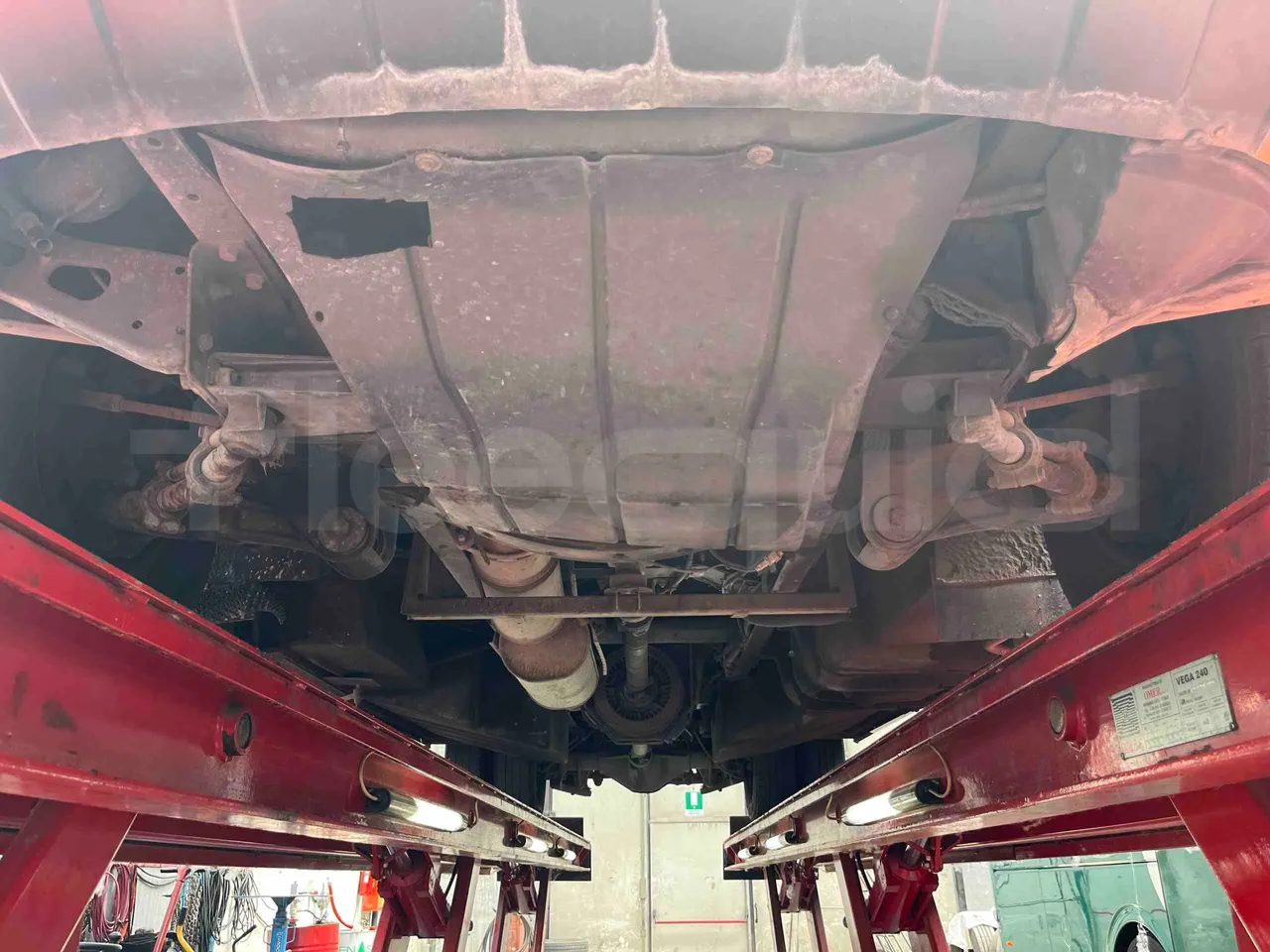 Iveco Unvi Compa - front undercarriage from front