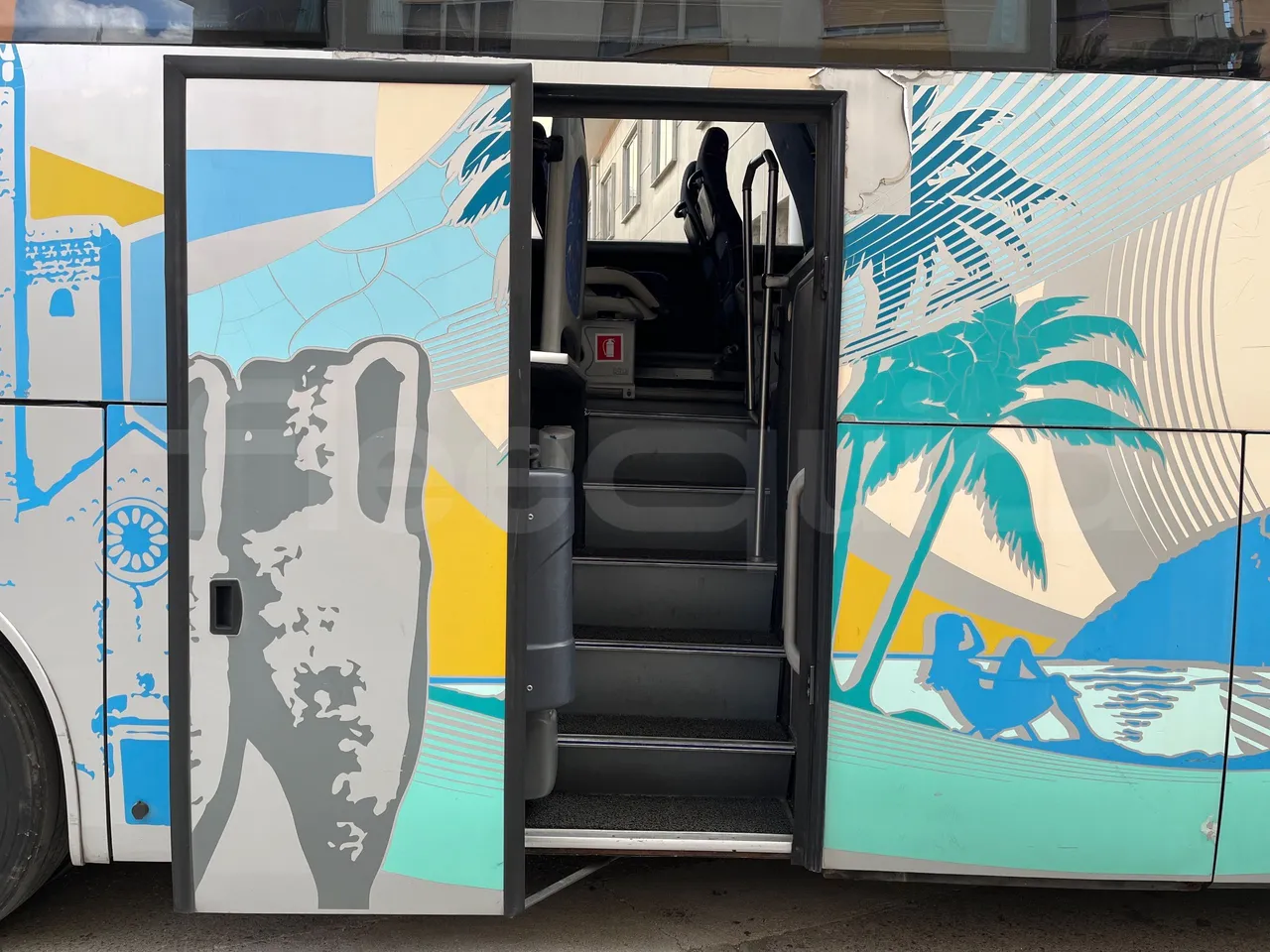 Iveco 397E Atlantis - EUR3 - 316kW - 13.750m - front door 2 open