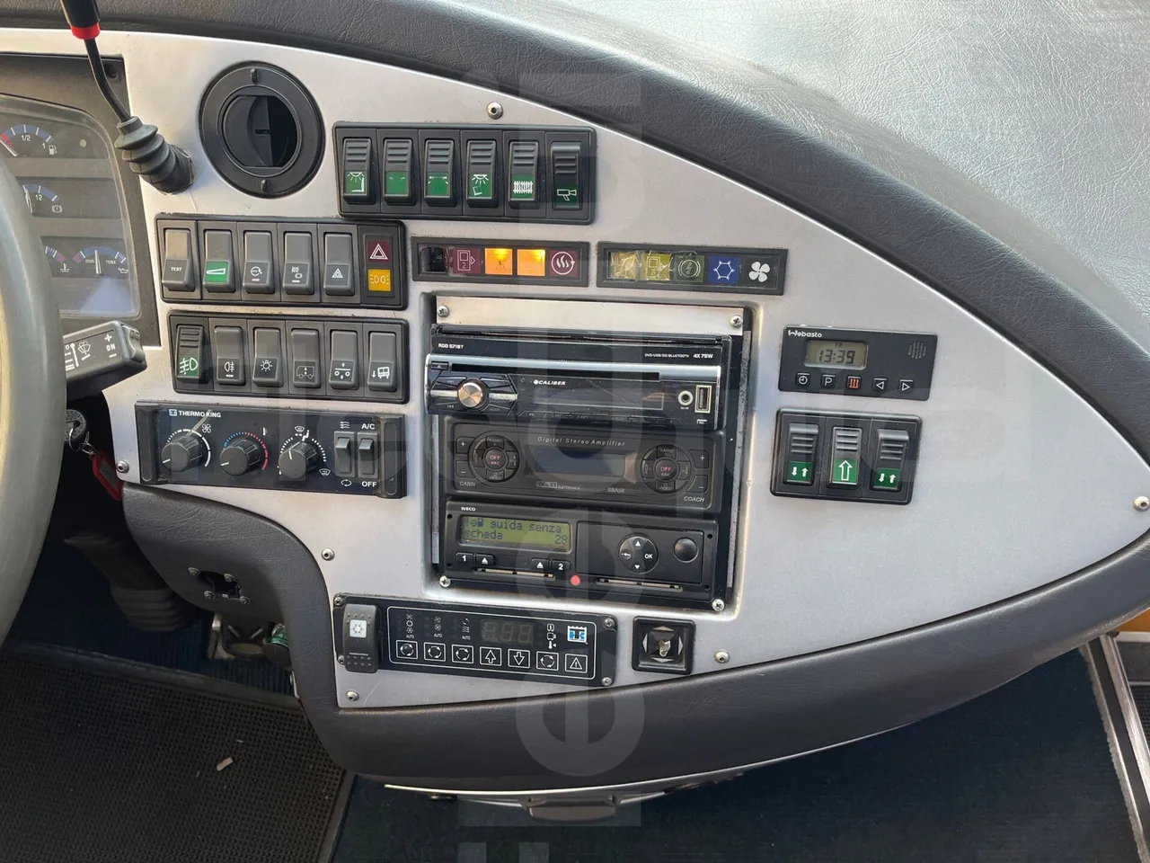 Iveco 397E Atlantis - EUR3 - 316kW - 13.750m - radio accessories photo