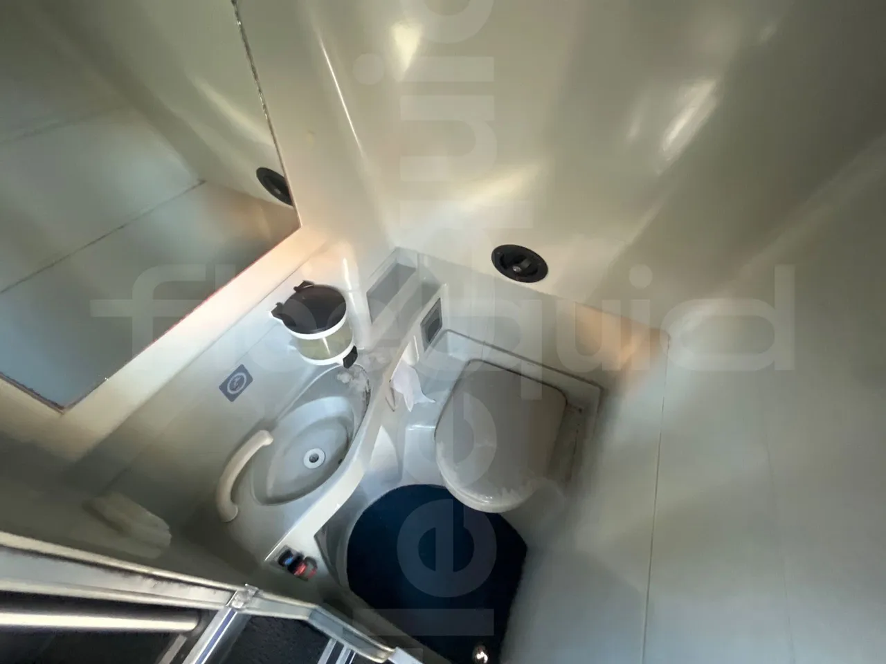 Iveco 397E Atlantis - EUR3 - 316kW - 13.750m - toilette accessories photo