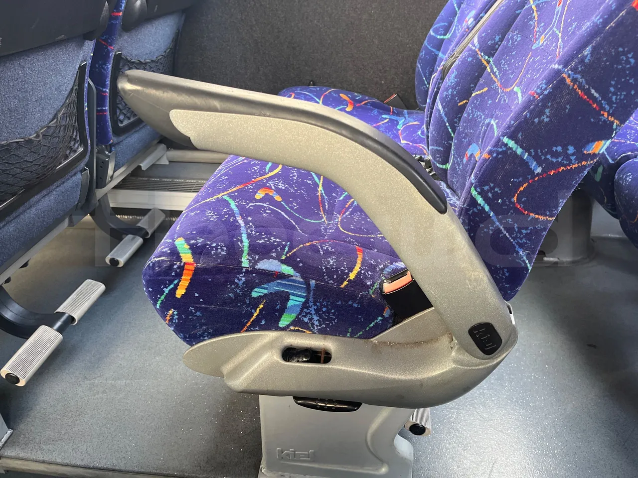 Iveco 397E Atlantis - EUR3 - 316kW - 13.750m - armrest detail photo