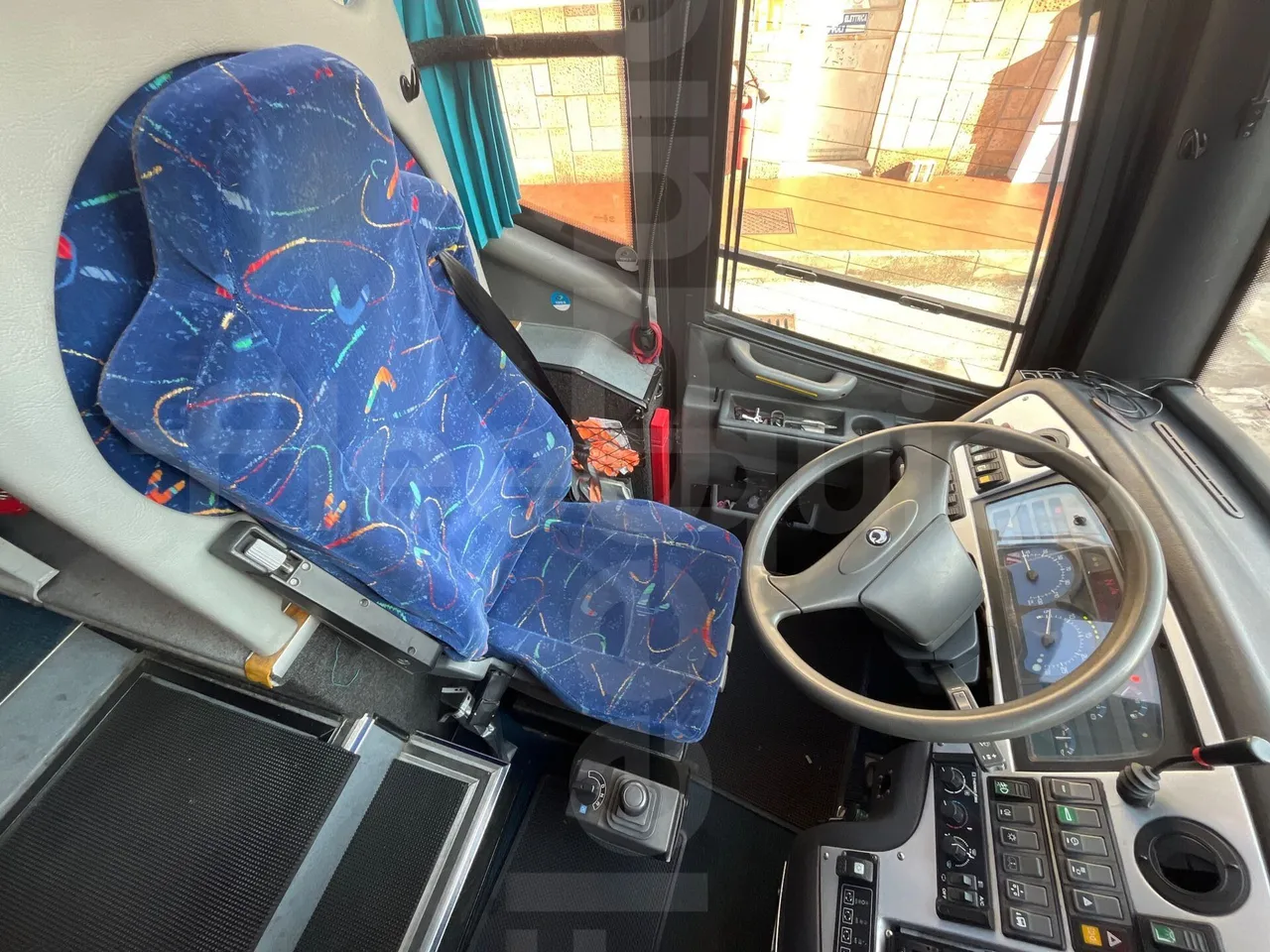 Iveco 397E Atlantis - EUR3 - 316kW - 13.750m - driver's seat photo