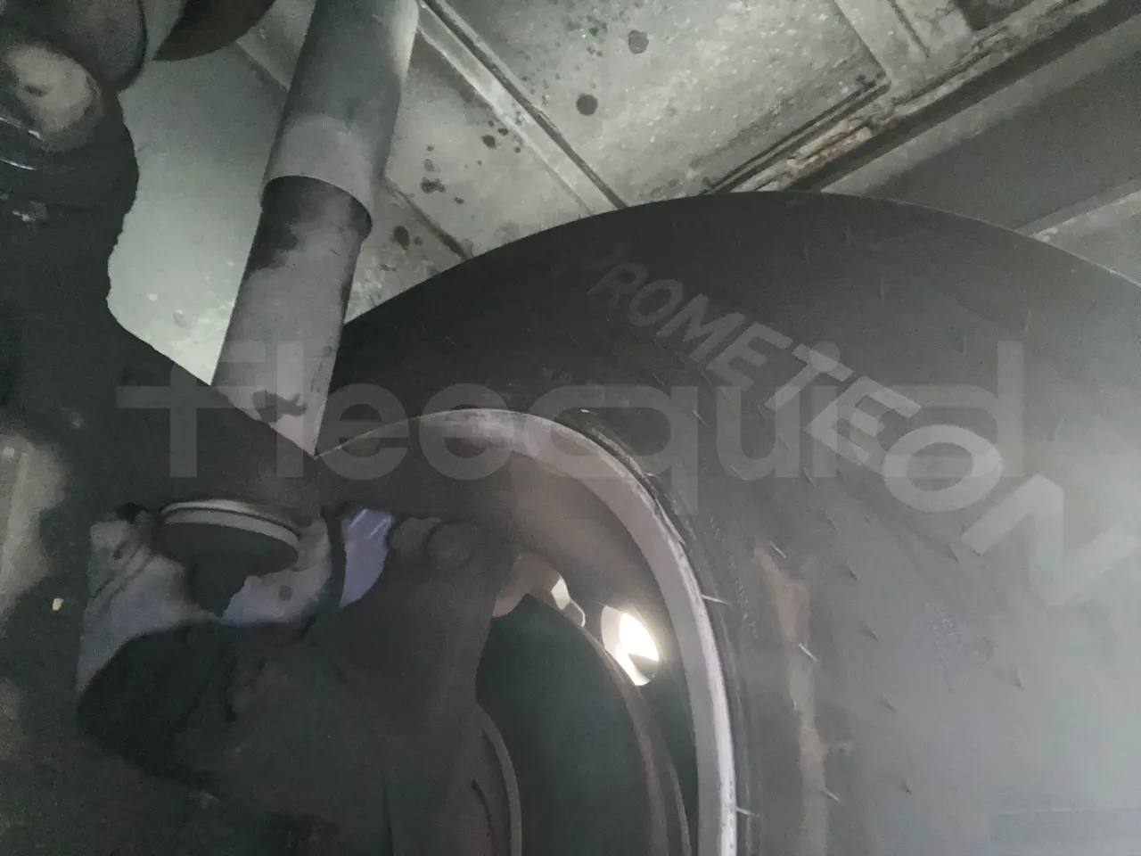 Iveco 397E Atlantis - EUR3 - 316kW - 13.750m - front air springs right