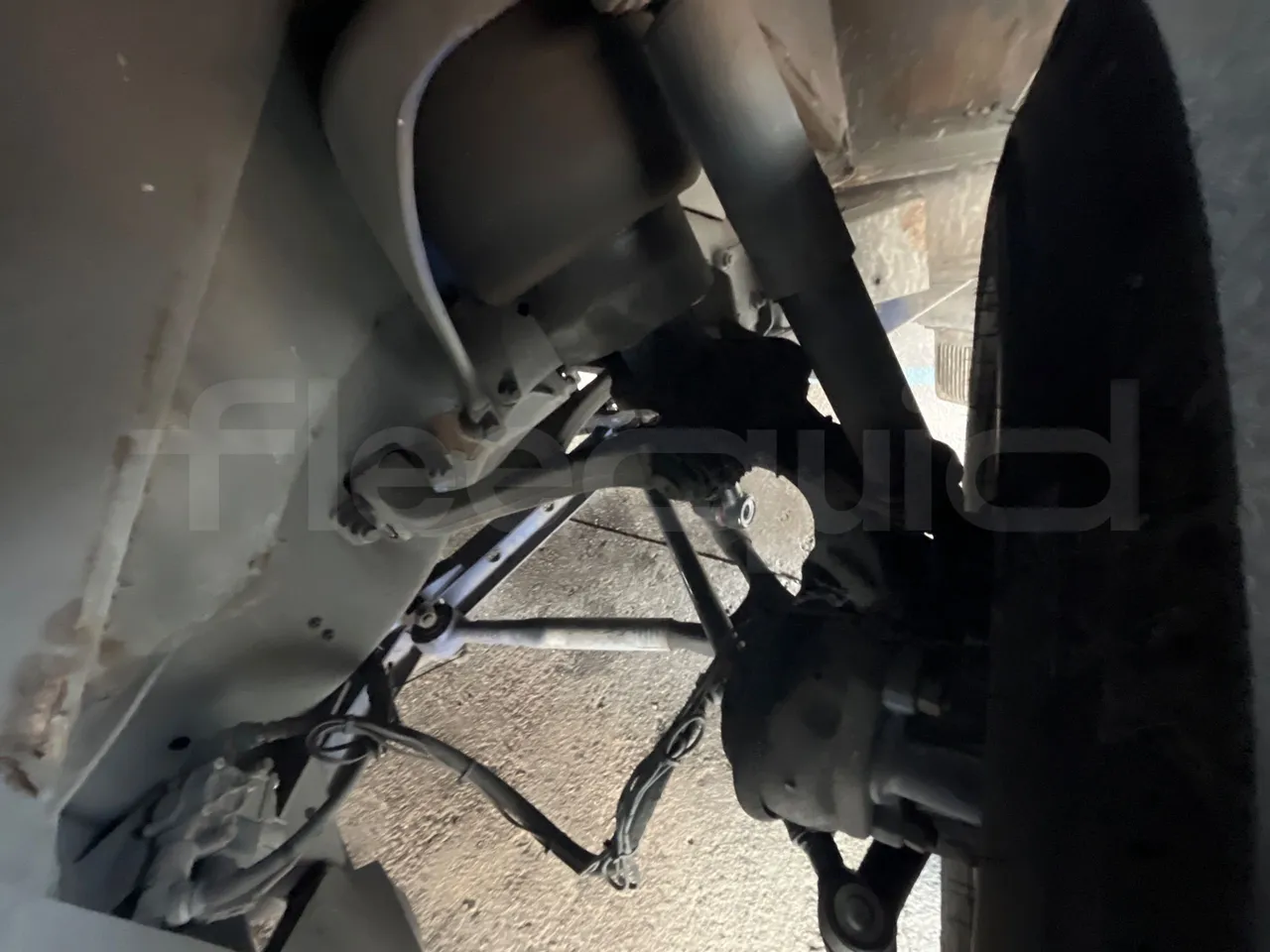 Iveco 397E Atlantis - EUR3 - 316kW - 13.750m - front brake calipers left
