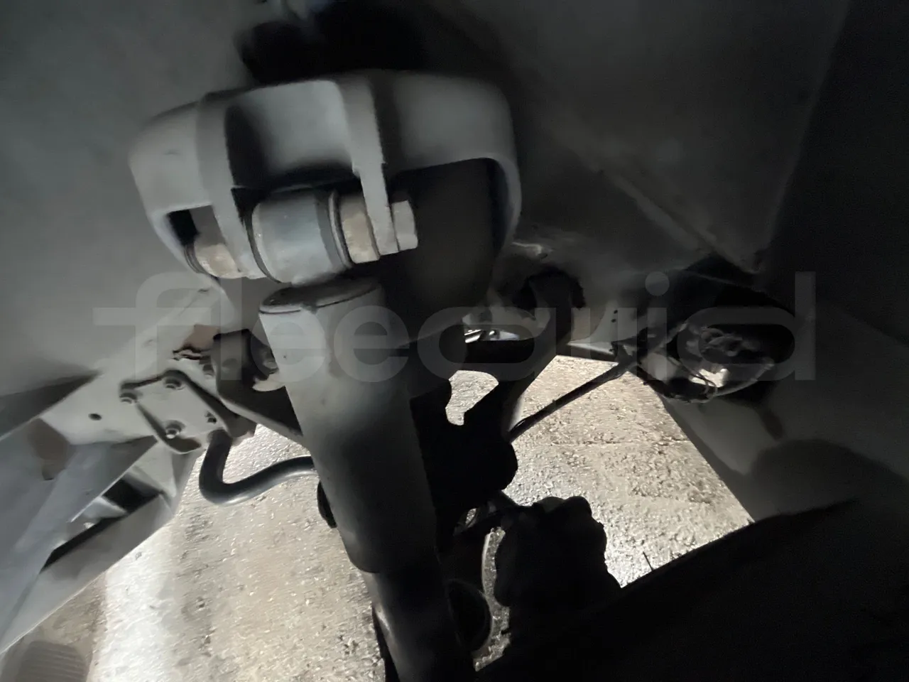 Iveco 397E Atlantis - EUR3 - 316kW - 13.750m - front shock absorbers right