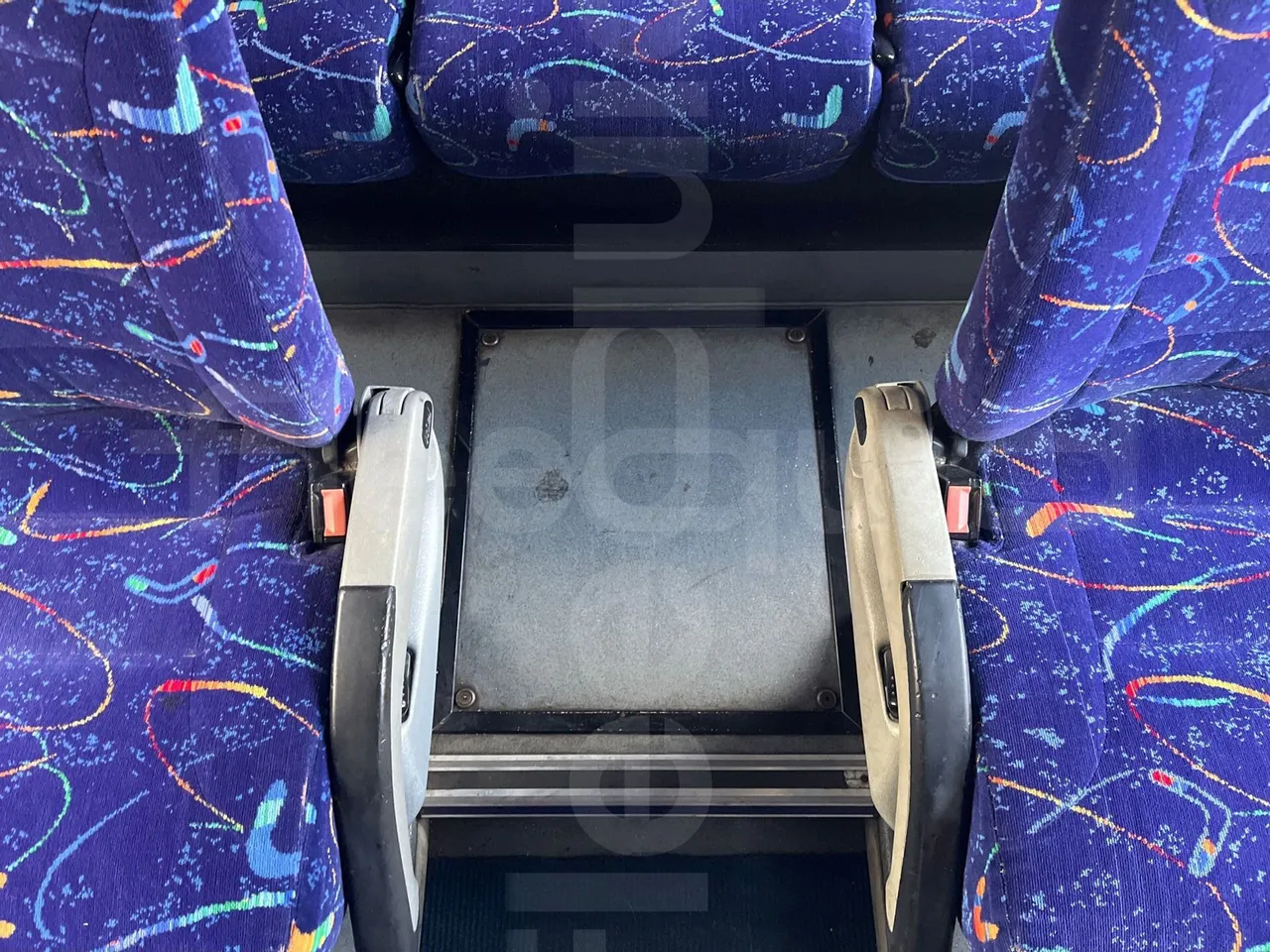 Iveco 397E Atlantis - EUR3 - 316kW - 13.750m - floor hatches photo