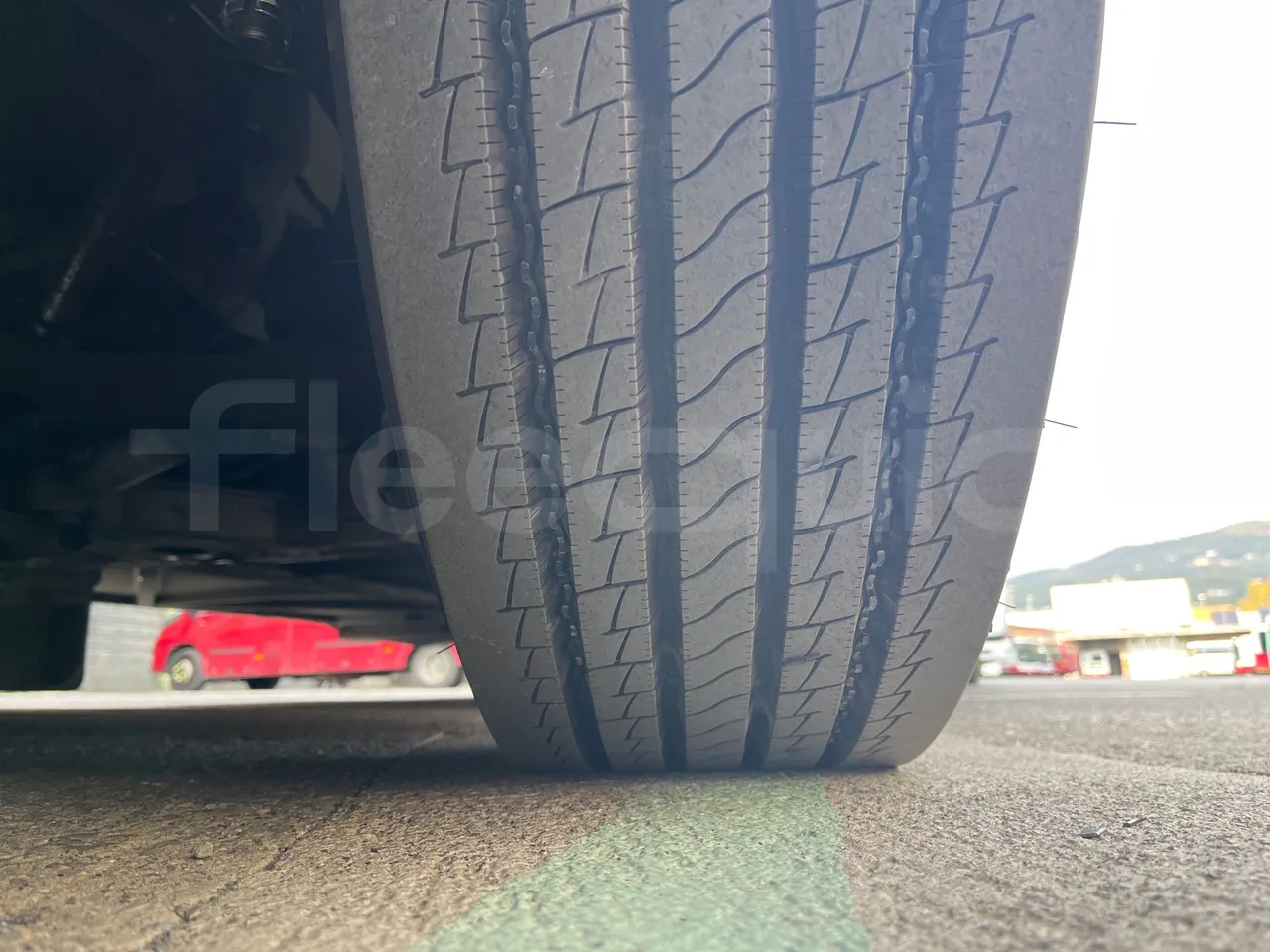Iveco 397E Atlantis - EUR3 - 316kW - 13.750m - tread condition front tires left
