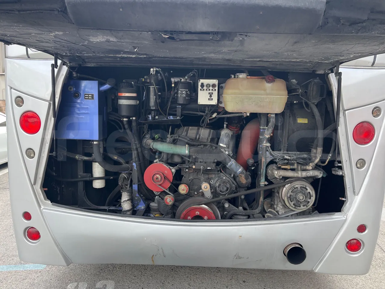 Iveco 397E Atlantis - EUR3 - 316kW - 13.750m - rear hatch open