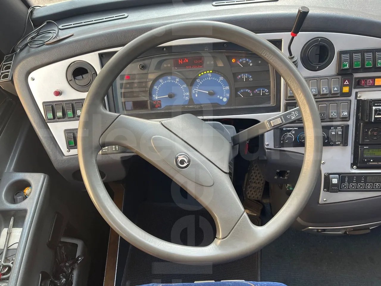 Iveco 397E Atlantis - EUR3 - 316kW - 13.750m - steering wheel photo