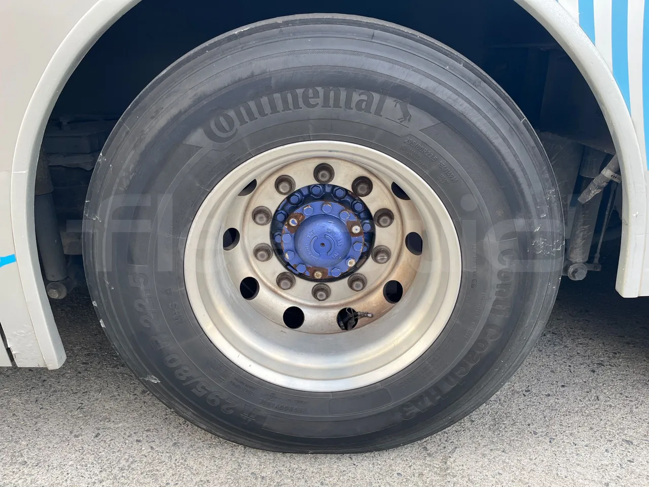 Iveco 397E Atlantis - EUR3 - 316kW - 13.750m - rear left tire photo