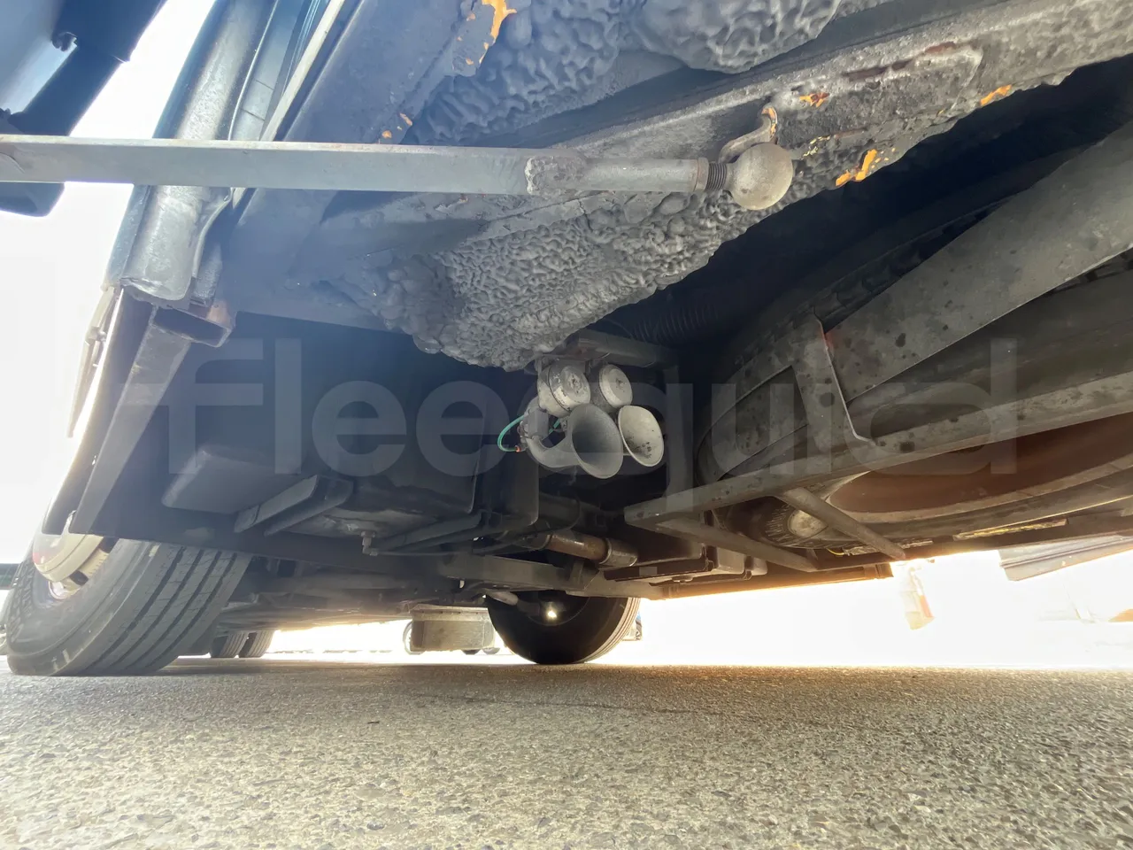 Iveco 397E Atlantis - EUR3 - 316kW - 13.750m - front axle right side