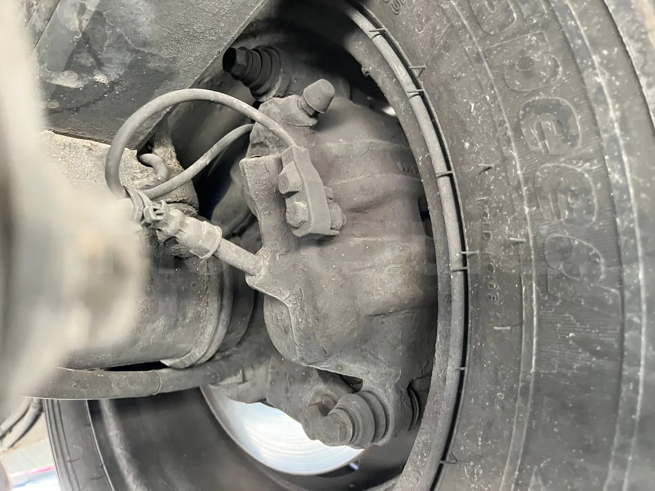 Mercedes-Benz Sprinter 416CDI - EUR4 - 115kW - 6.985m - axle 2 caliper brakes right