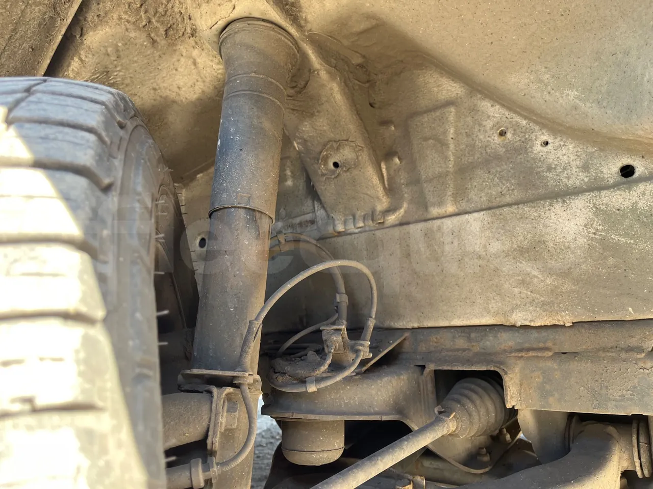 Mercedes-Benz Sprinter 416CDI - EUR4 - 115kW - 6.985m - front shock absorbers right