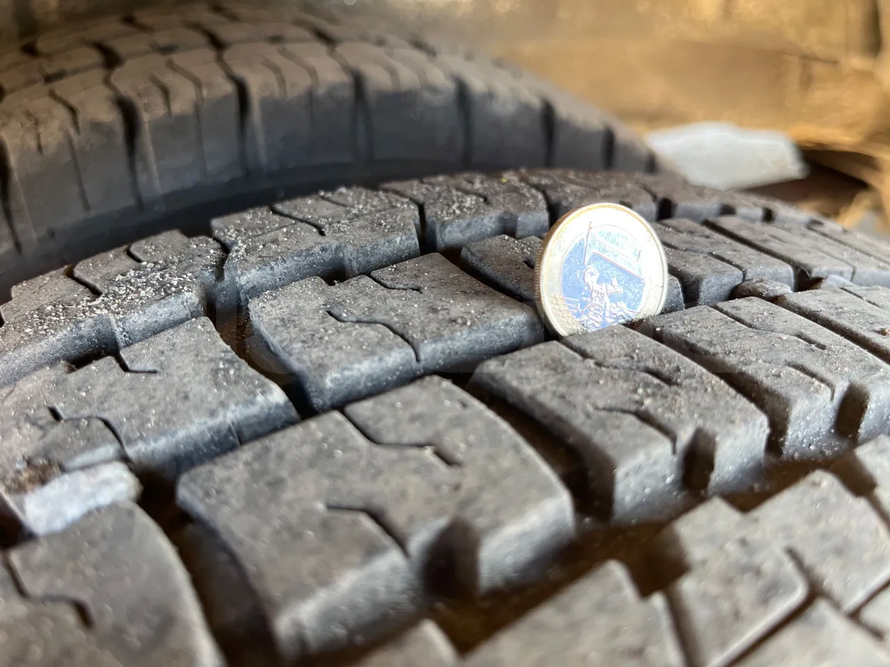 Mercedes-Benz Sprinter 416CDI - EUR4 - 115kW - 6.985m - tread condition second axle tires right