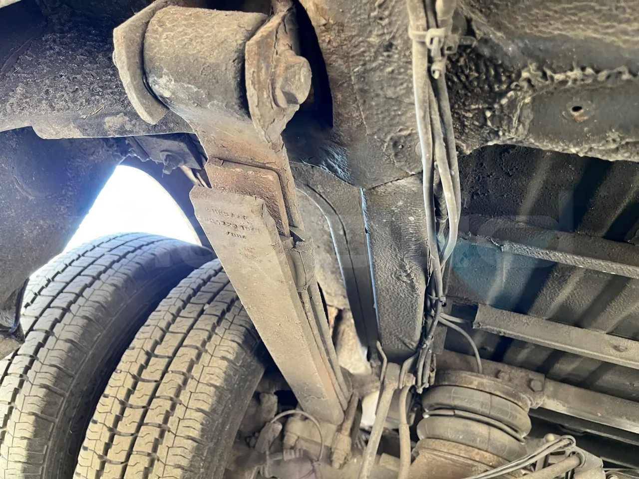 Mercedes-Benz Sprinter 416CDI - EUR4 - 115kW - 6.985m - axel 3 leaf spring left