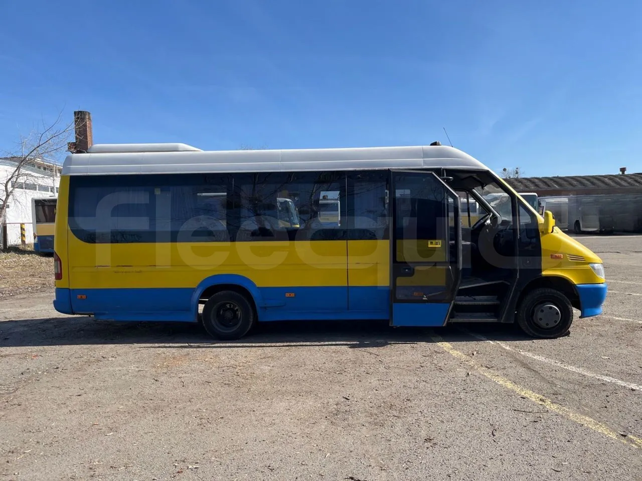 Mercedes-Benz Sprinter 416CDI - EUR4 - 115kW - 6.985m - right side doors open