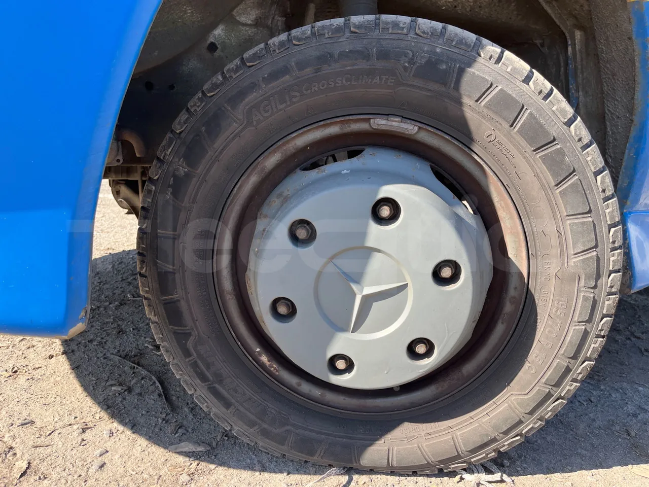 Mercedes-Benz Sprinter 416CDI - EUR4 - 115kW - 6.985m - front left tire measurements