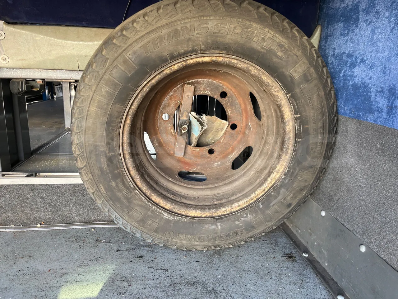 Mercedes-Benz Sprinter 416CDI - EUR4 - 115kW - 6.985m - spare wheel