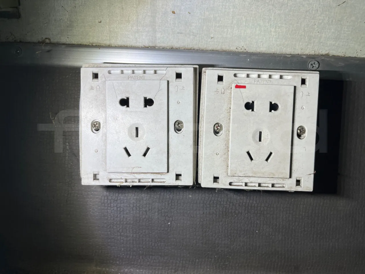 King Long XMQ6120C 2AL 2AA2B - EUR5 - 250kW - 12.200m - usb charging detail