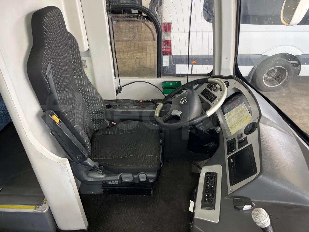 King Long XMQ6120C 2AL 2AA2B - EUR5 - 250kW - 12.200m - driver's seat photo