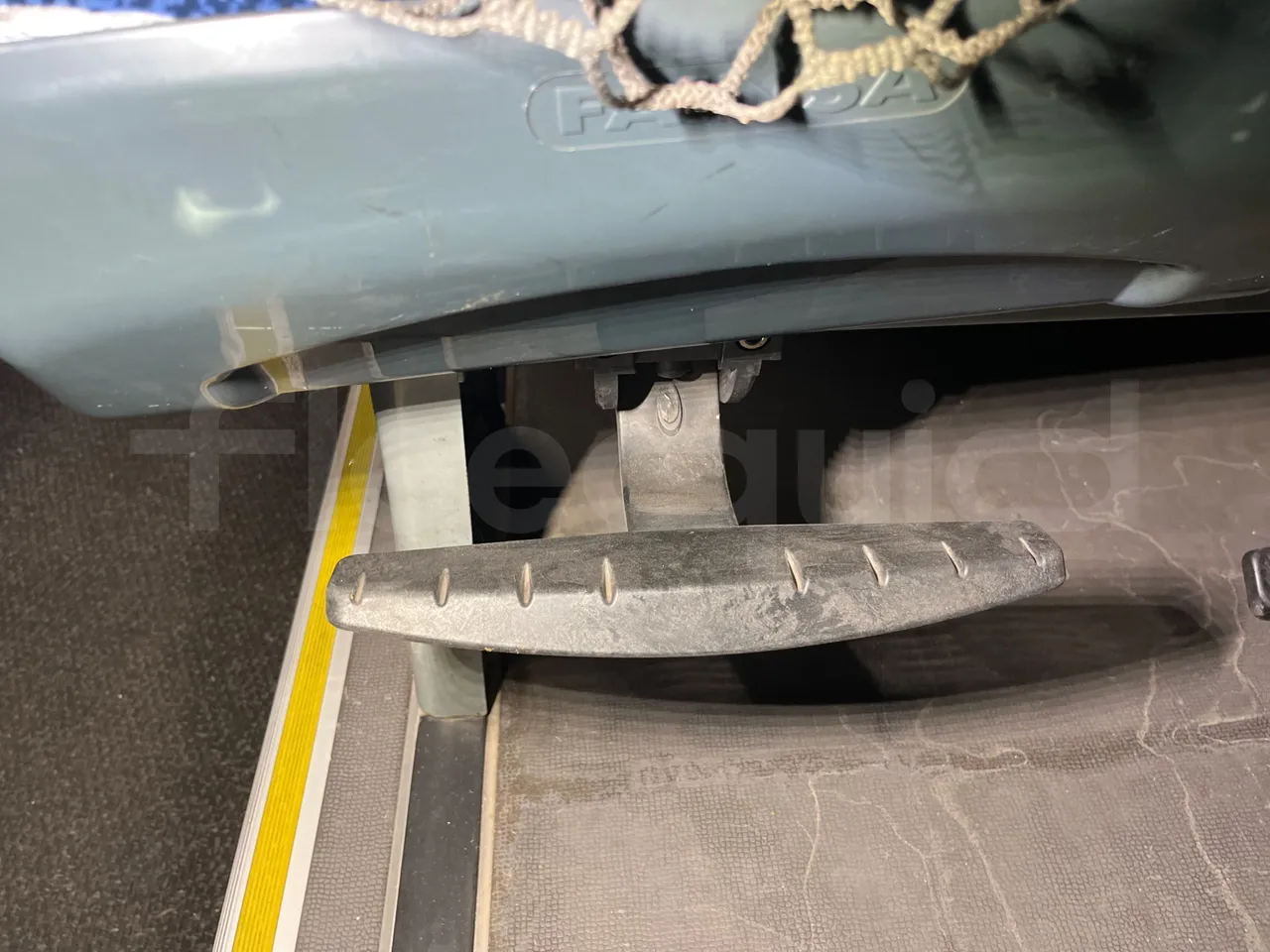 King Long XMQ6120C 2AL 2AA2B - EUR5 - 250kW - 12.200m - footrest detail photo