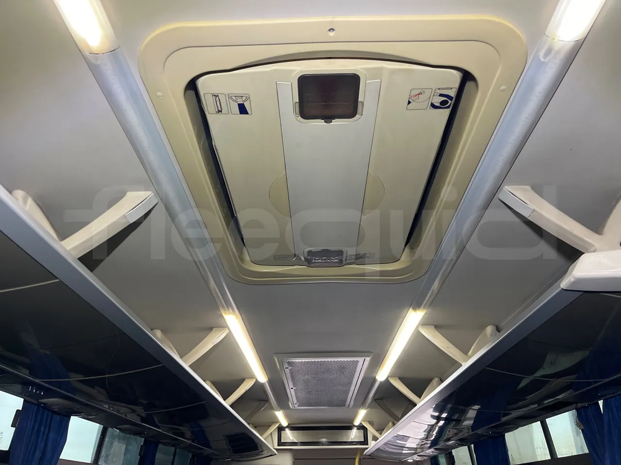 King Long XMQ6120C 2AL 2AA2B - EUR5 - 250kW - 12.200m - roof hatch 2