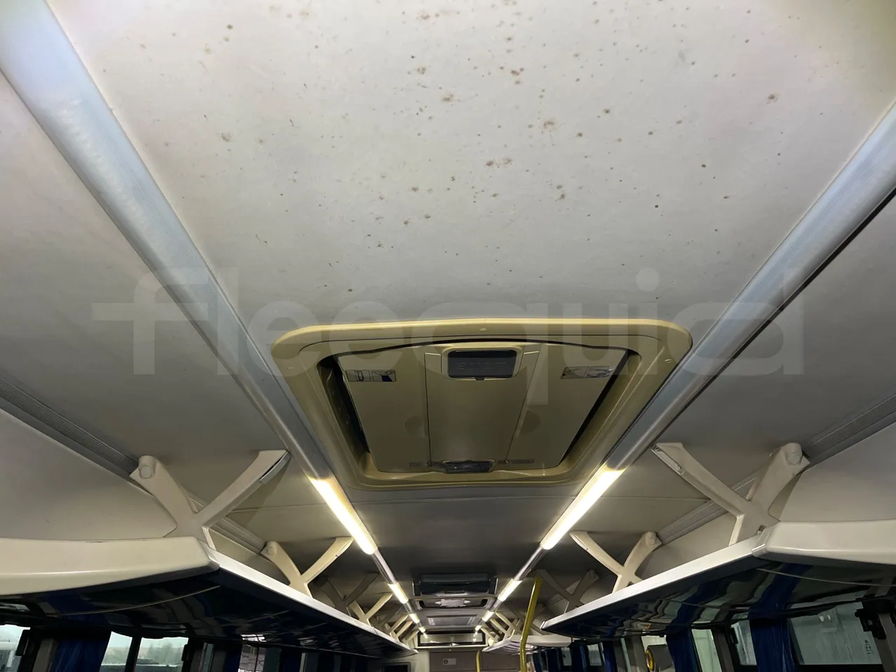 King Long XMQ6120C 2AL 2AA2B - EUR5 - 250kW - 12.200m - overhead compartments photo