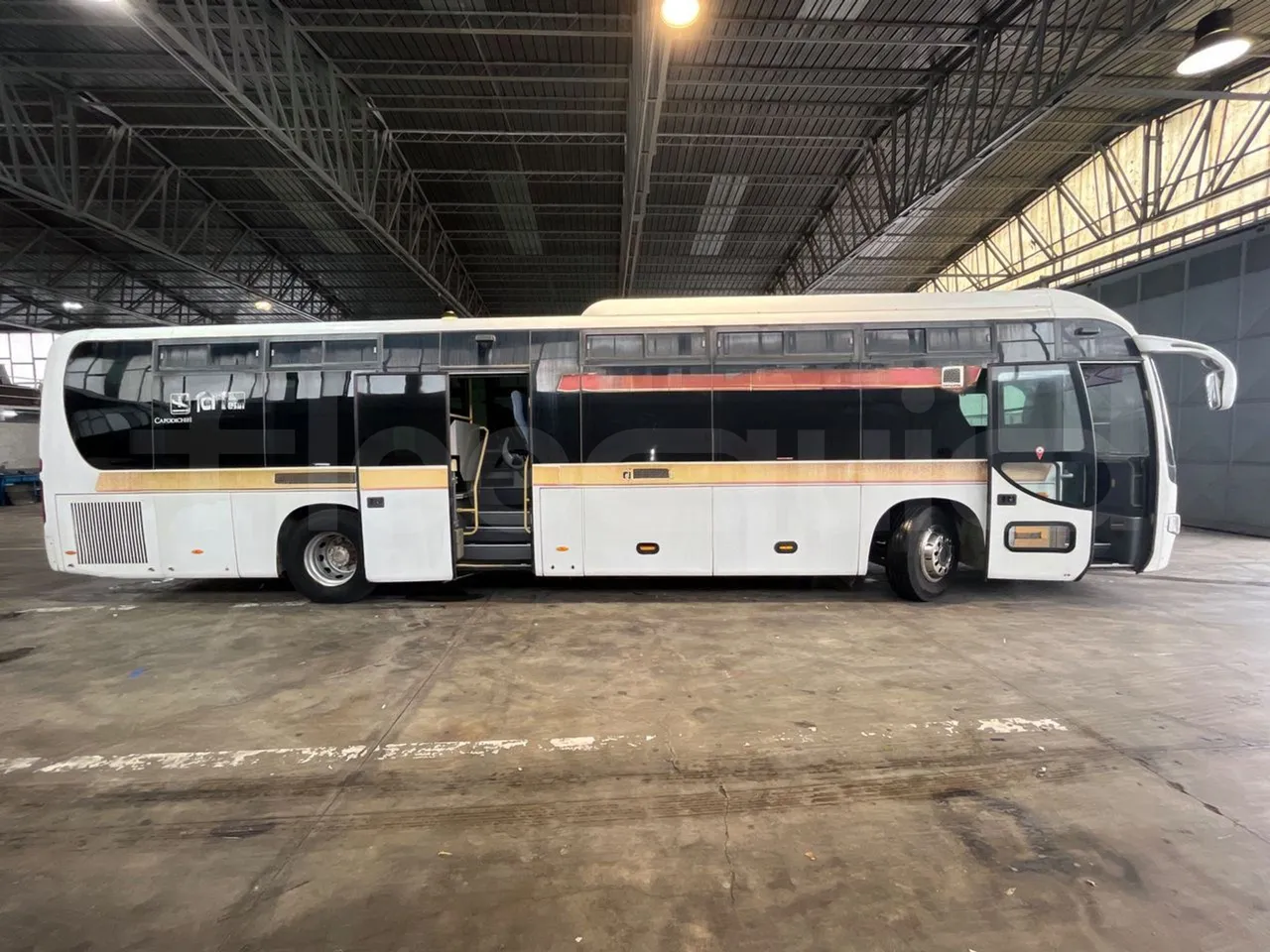 King Long XMQ6120C 2AL 2AA2B - EUR5 - 250kW - 12.200m - right side doors open