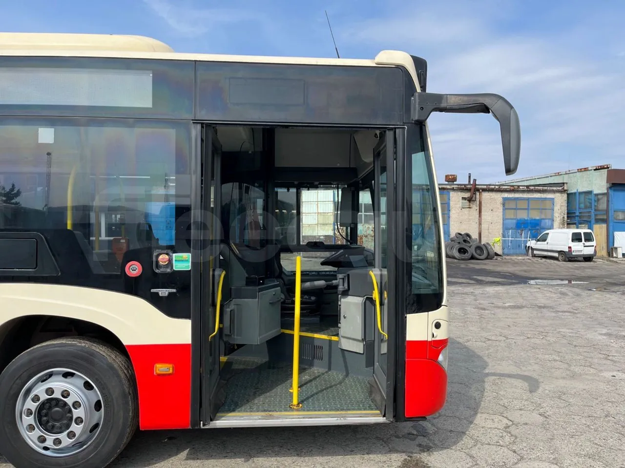 Mercedes-Benz Citaro K O530 - Euro 6 - 220 kW - 10833 mt - front door 1 open