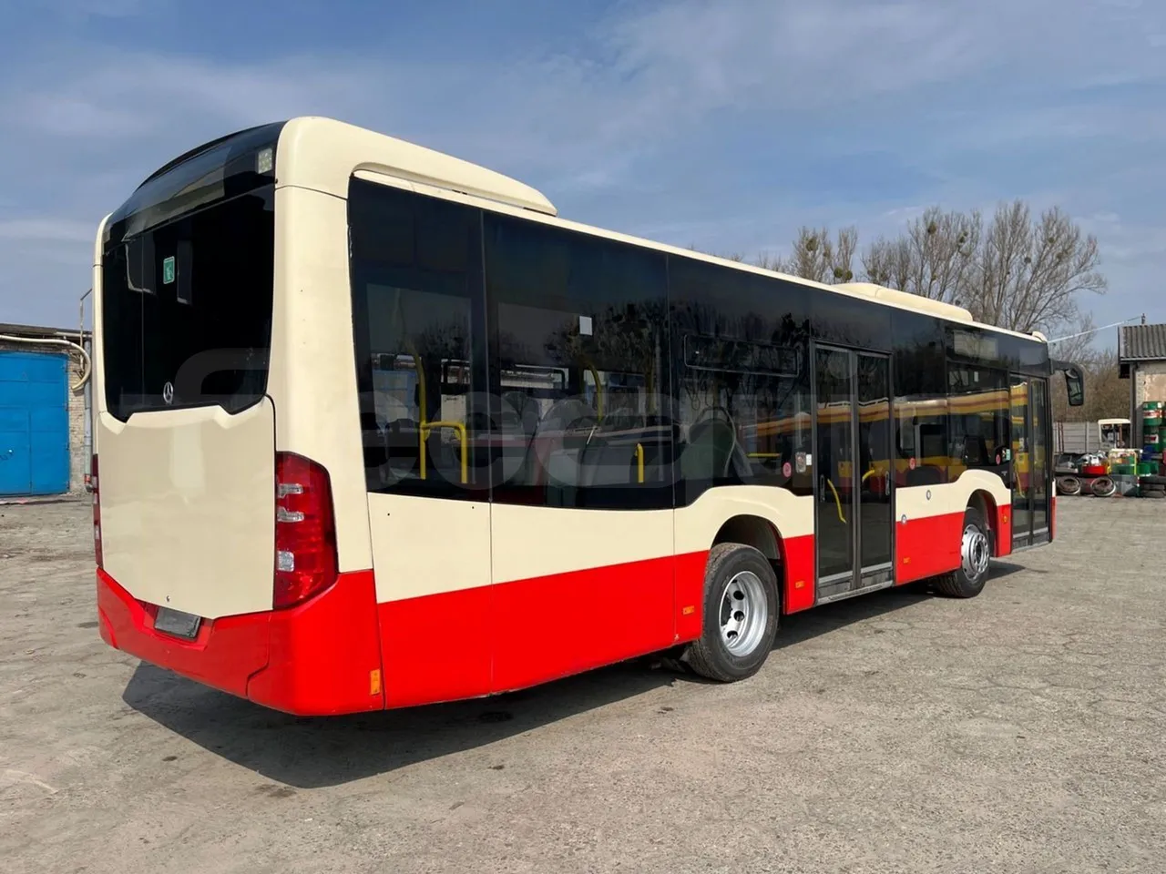 Mercedes-Benz Citaro K O530 - Euro 6 - 220 kW - 10833 mt - 3/4 right rear doors closed
