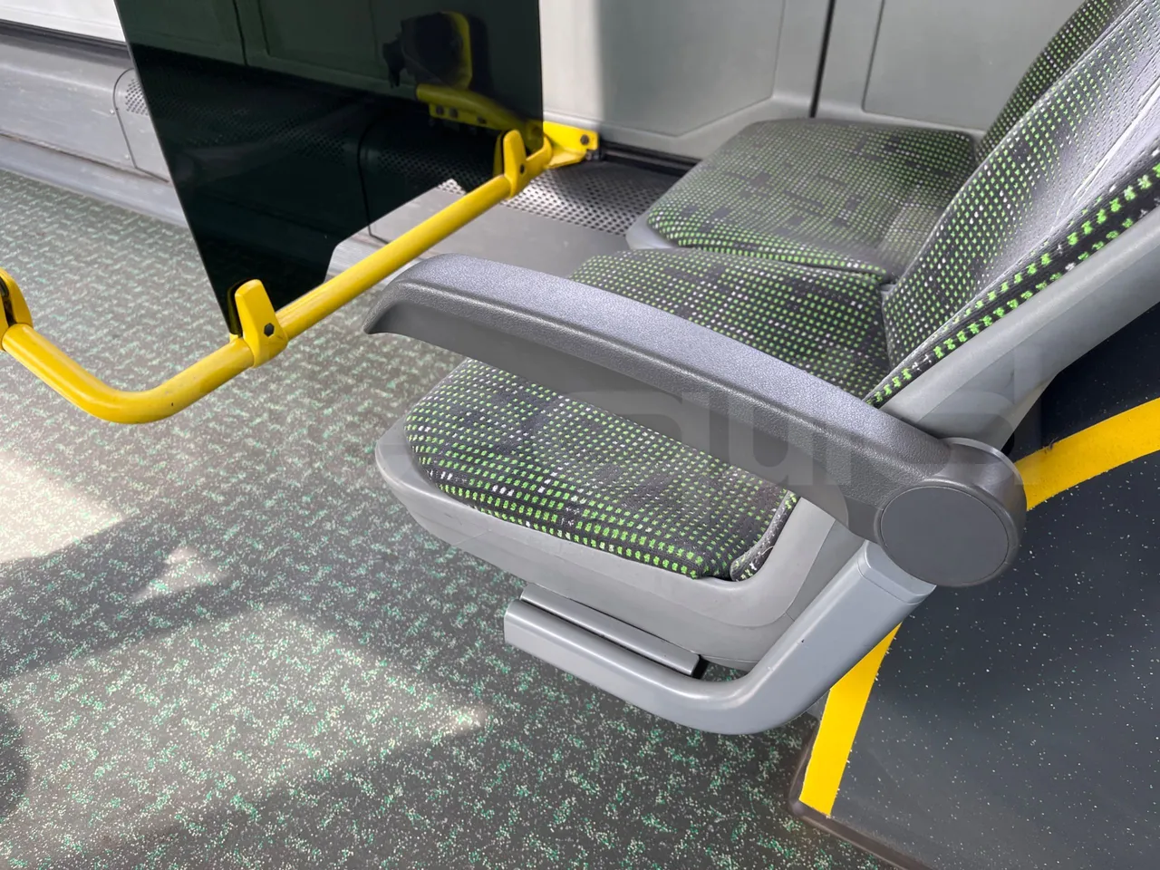 Mercedes-Benz Citaro K O530 - Euro 6 - 220 kW - 10833 mt - armrest detail photo