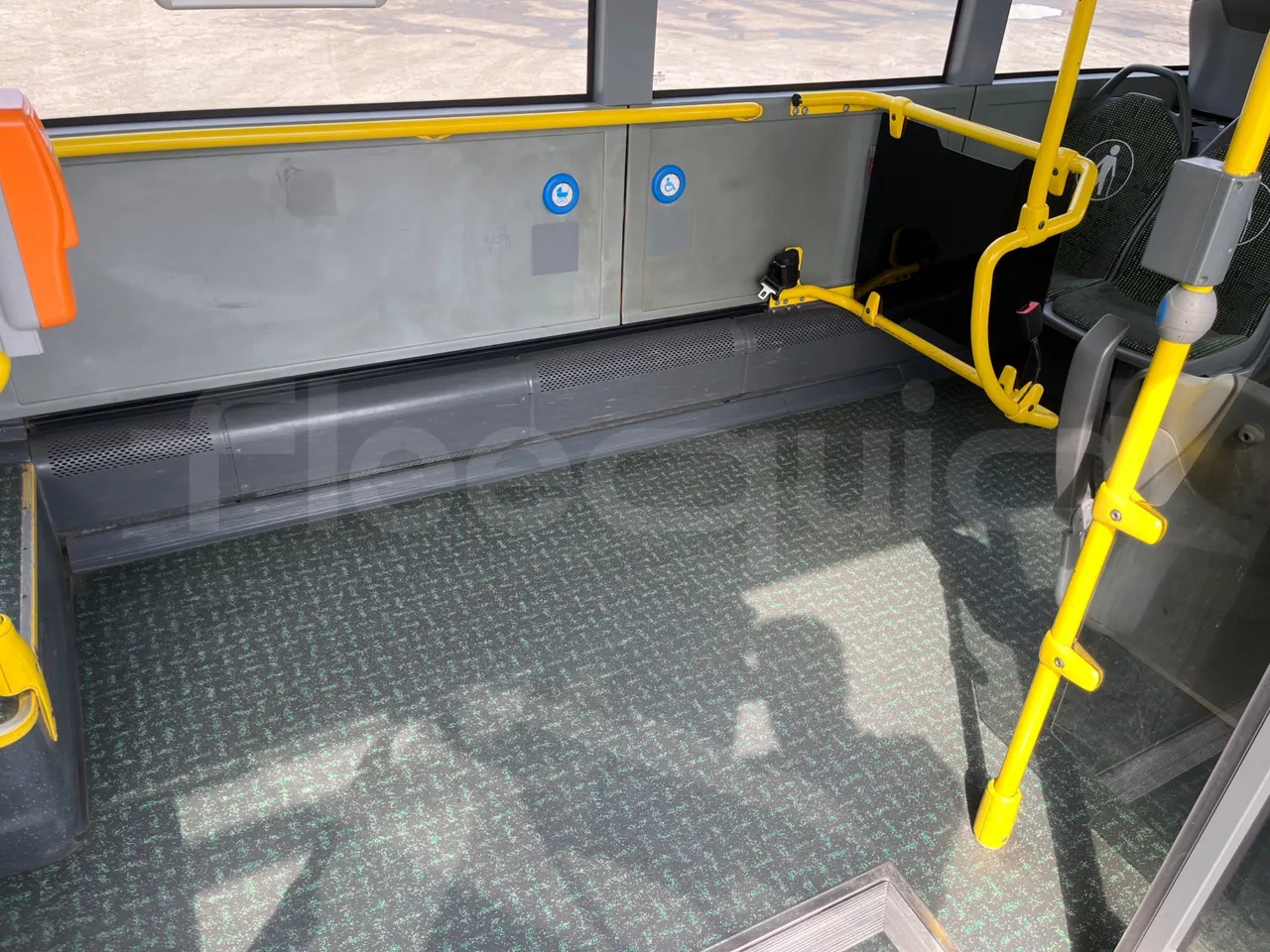 Mercedes-Benz Citaro K O530 - Euro 6 - 220 kW - 10833 mt - disabled area photo