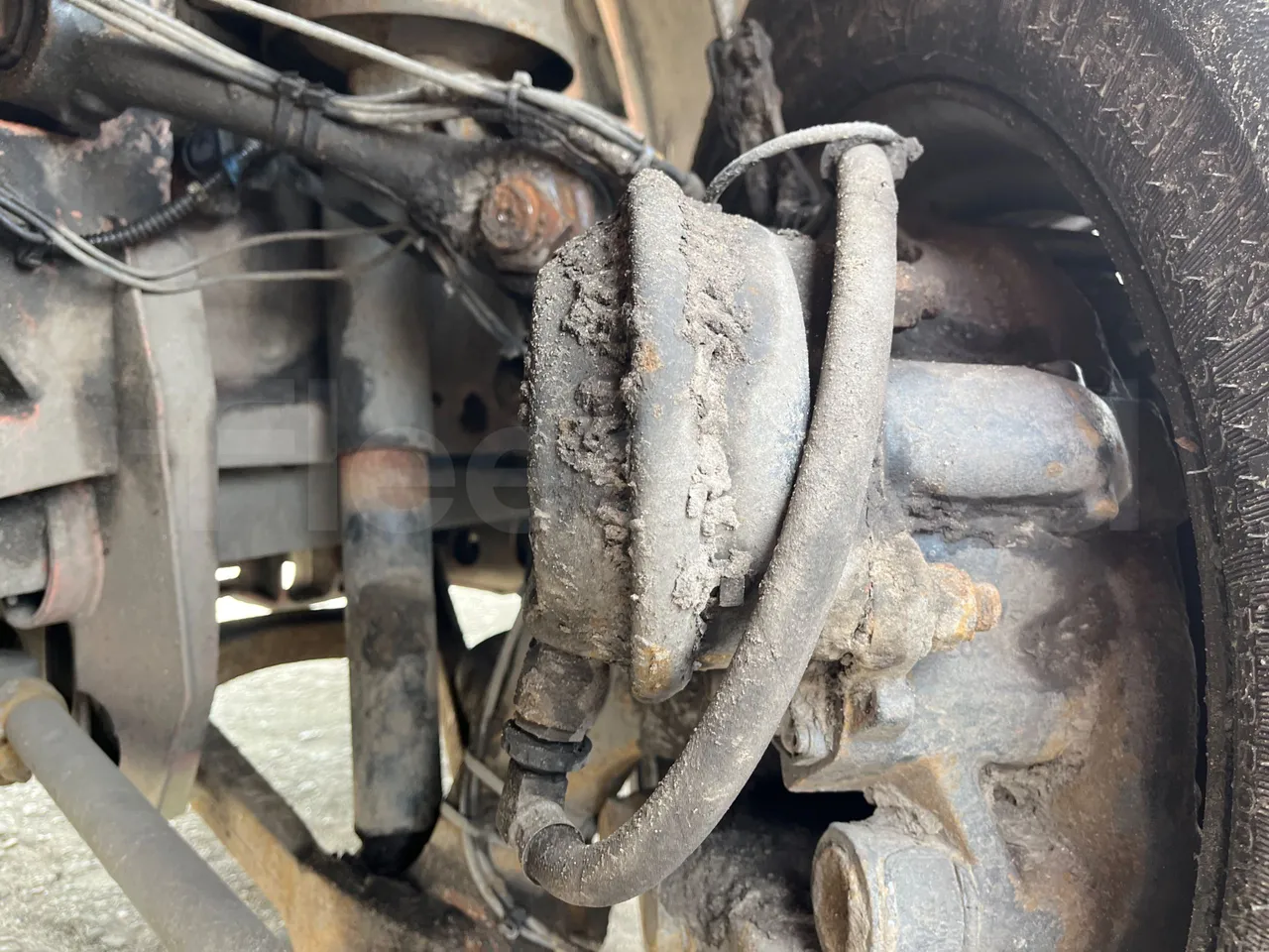 Mercedes-Benz Citaro K O530 - Euro 6 - 220 kW - 10833 mt - front brake calipers left