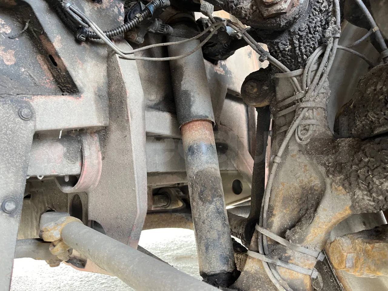 Mercedes-Benz Citaro K O530 - Euro 6 - 220 kW - 10833 mt - front shock absorbers left