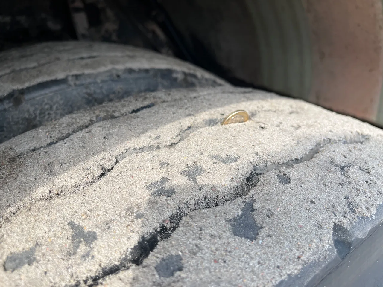 Mercedes-Benz Citaro K O530 - Euro 6 - 220 kW - 10833 mt - tread condition second axle tires right