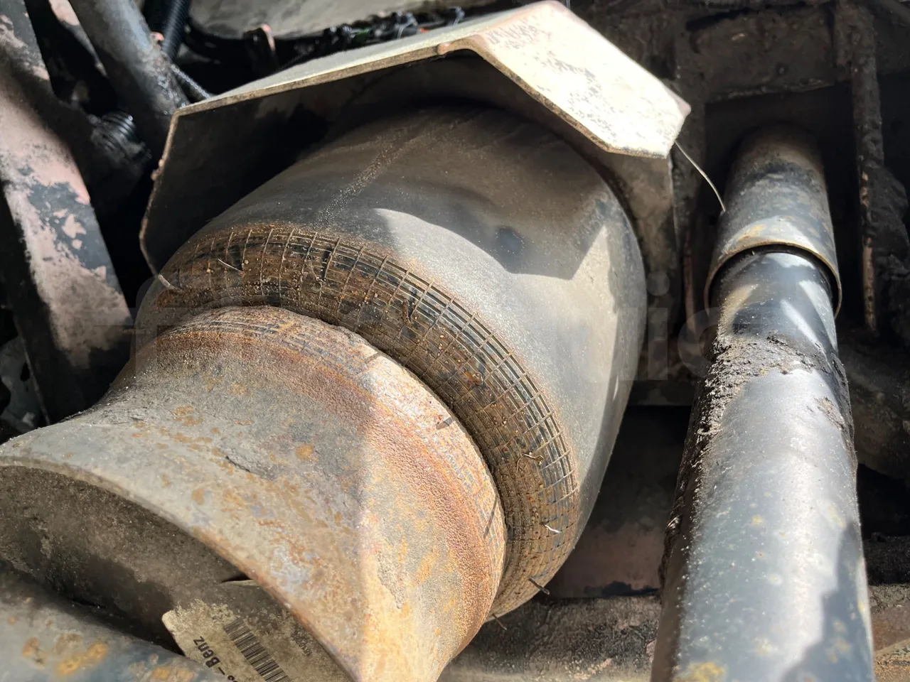 Mercedes-Benz Citaro K O530 - Euro 6 - 220 kW - 10833 mt - axle 2 shock absorbers 1 right