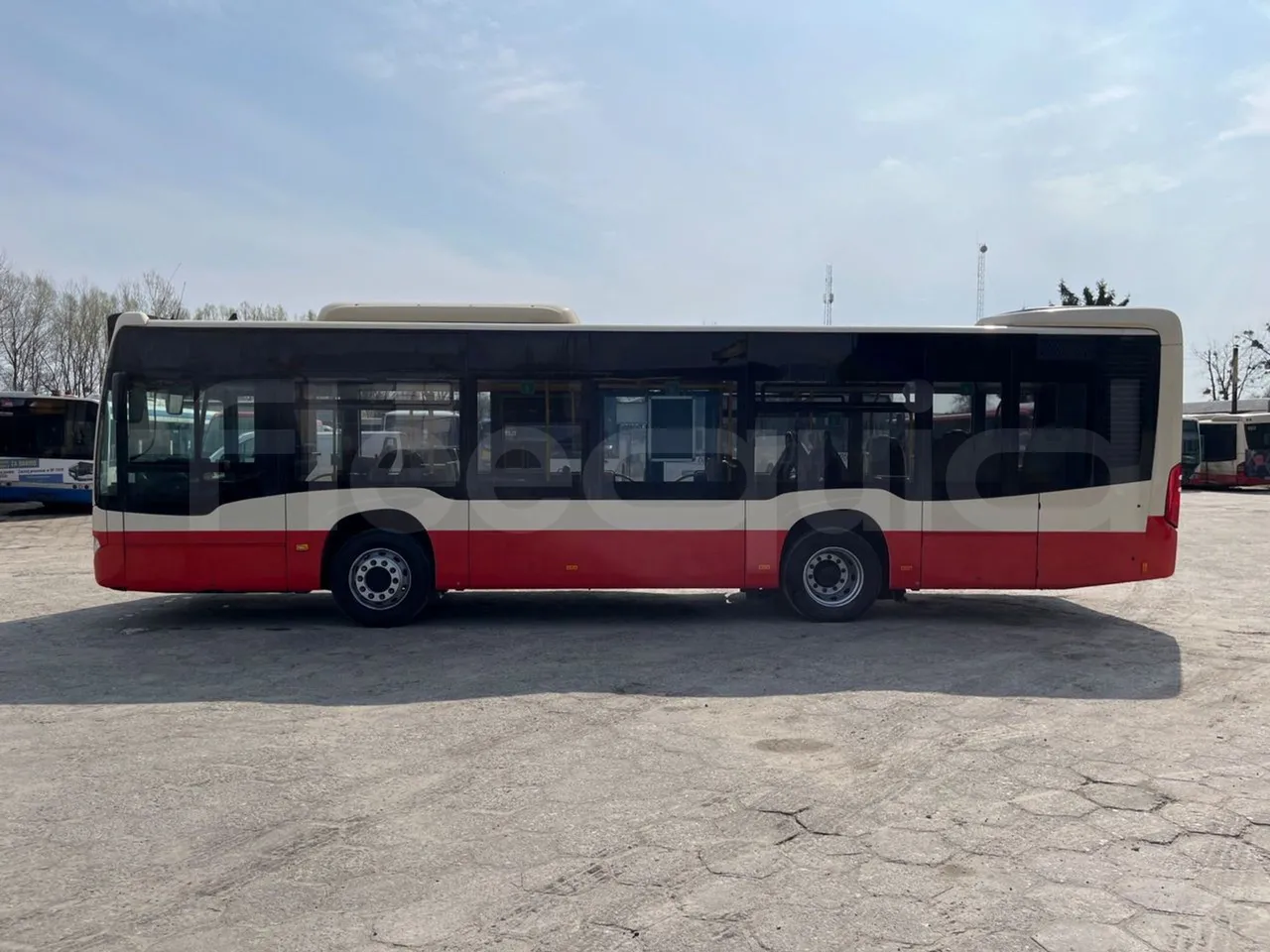 Mercedes-Benz Citaro K O530 - Euro 6 - 220 kW - 10833 mt - left side photo