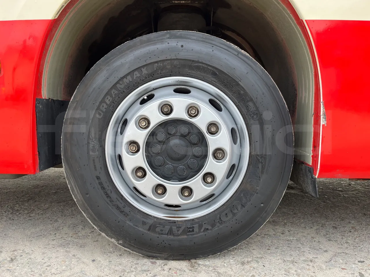 Mercedes-Benz Citaro K O530 - Euro 6 - 220 kW - 10833 mt - front left tire measurements