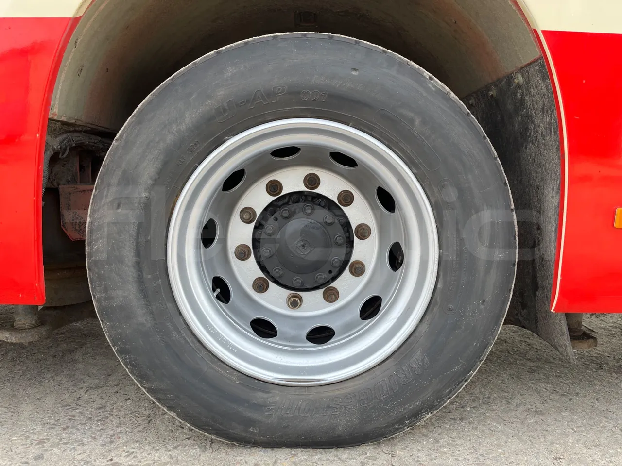 Mercedes-Benz Citaro K O530 - Euro 6 - 220 kW - 10833 mt - rear left tire photo