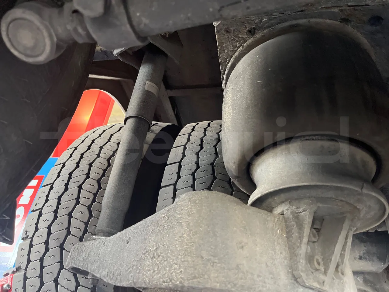 Iveco Irisbus France SFR310/ Euro 5 - 331 Kw - 13.854 Mt - axel 2 air springs 2 left
