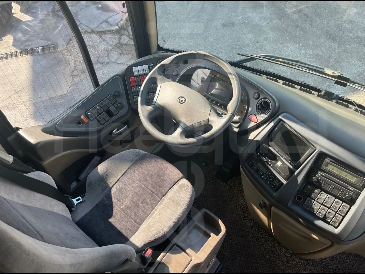 Iveco Irisbus France SFR310/ Euro 5 - 331 Kw - 13.854 Mt - buttons panels on