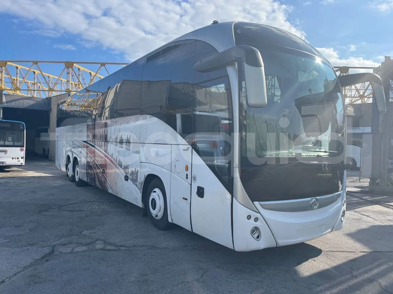 Iveco Irisbus France SFR310/ Euro 5 - 331 Kw - 13.854 Mt - Base cover photo