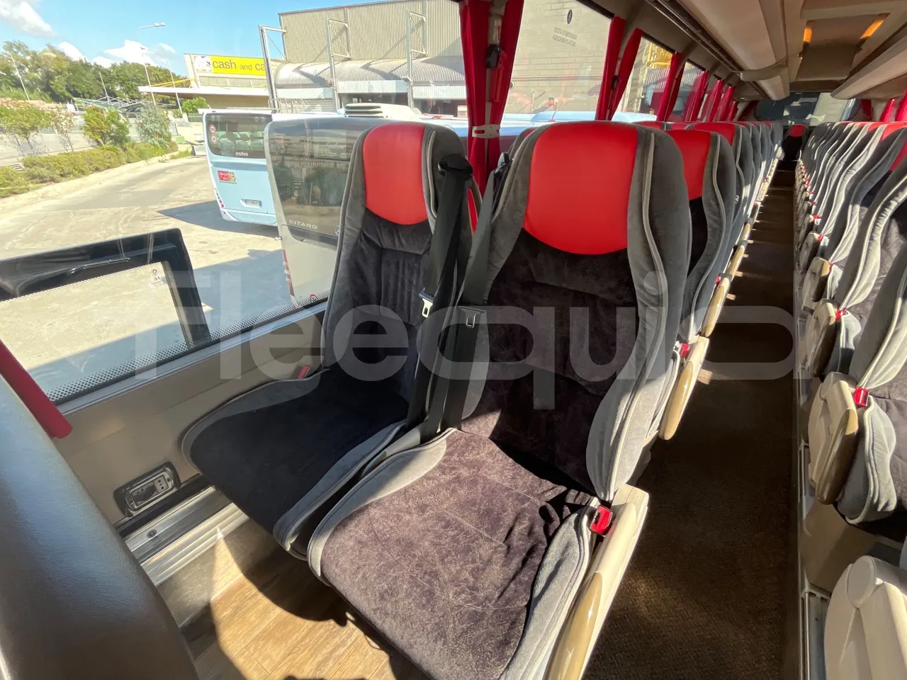 Iveco Irisbus France SFR310/ Euro 5 - 331 Kw - 13.854 Mt - single seat detail