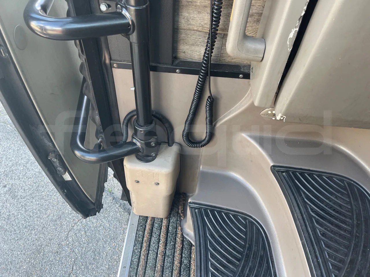 Iveco Irisbus France SFR310/ Euro 5 - 331 Kw - 13.854 Mt - door mechanism photo