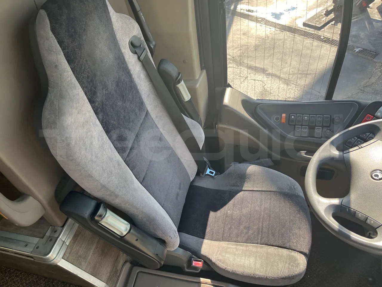 Iveco Irisbus France SFR310/ Euro 5 - 331 Kw - 13.854 Mt - driver's seat photo