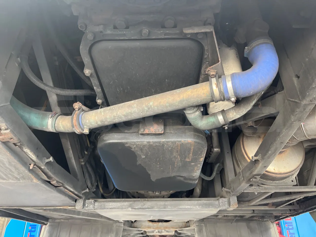 Iveco Irisbus France SFR310/ Euro 5 - 331 Kw - 13.854 Mt - engine without protection
