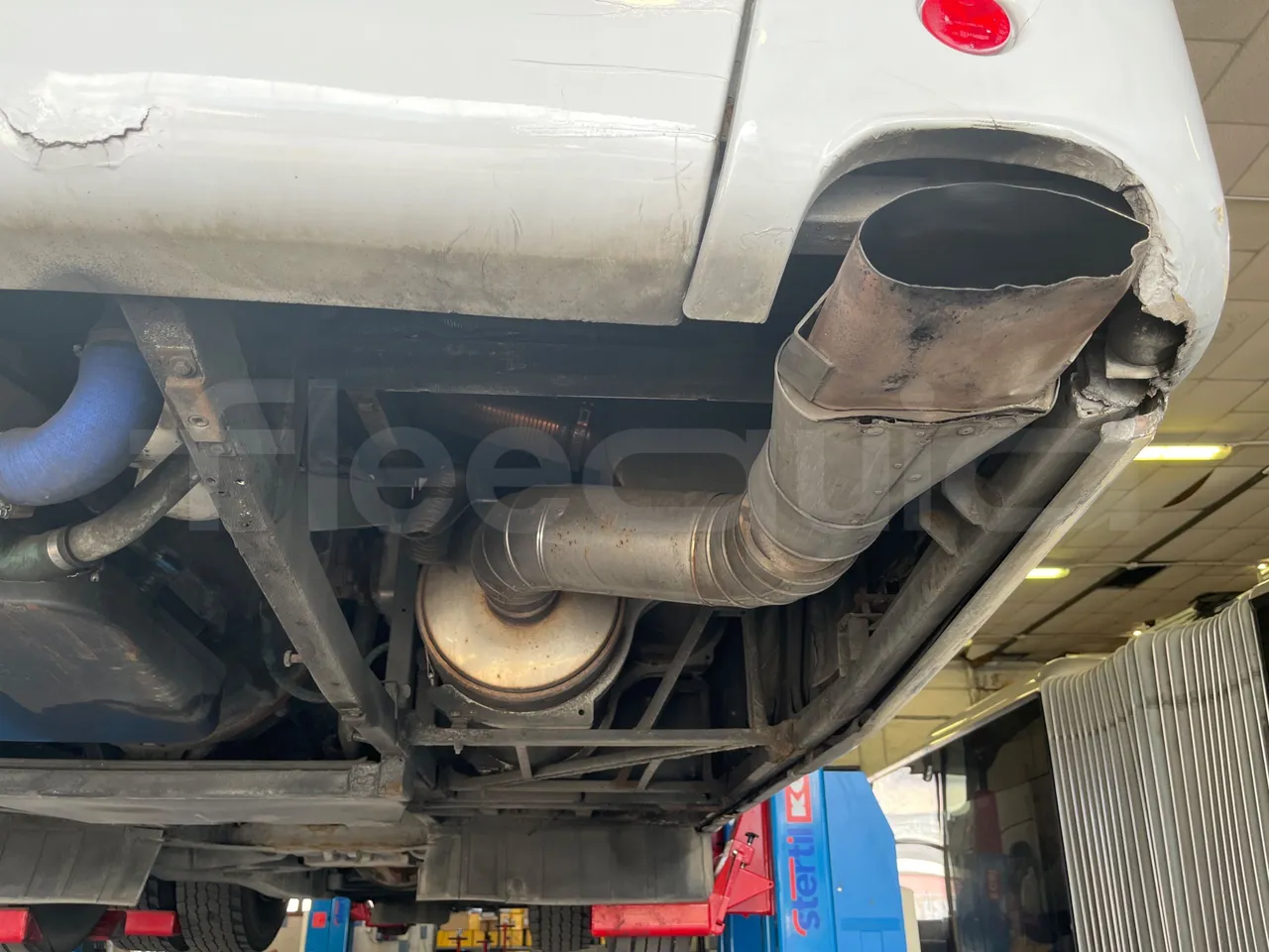 Iveco Irisbus France SFR310/ Euro 5 - 331 Kw - 13.854 Mt - exhaust photo