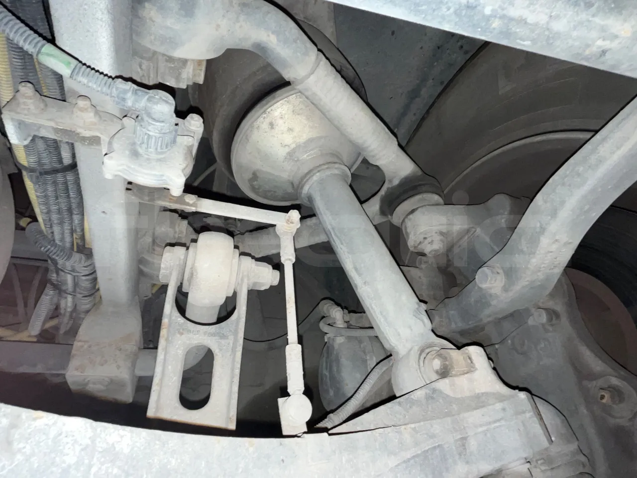 Iveco Irisbus France SFR310/ Euro 5 - 331 Kw - 13.854 Mt - front air springs right