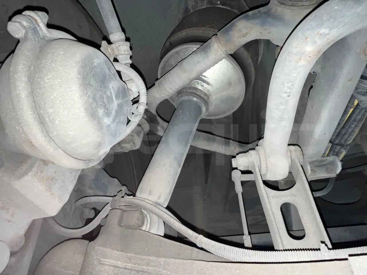 Iveco Irisbus France SFR310/ Euro 5 - 331 Kw - 13.854 Mt - front shock absorbers right