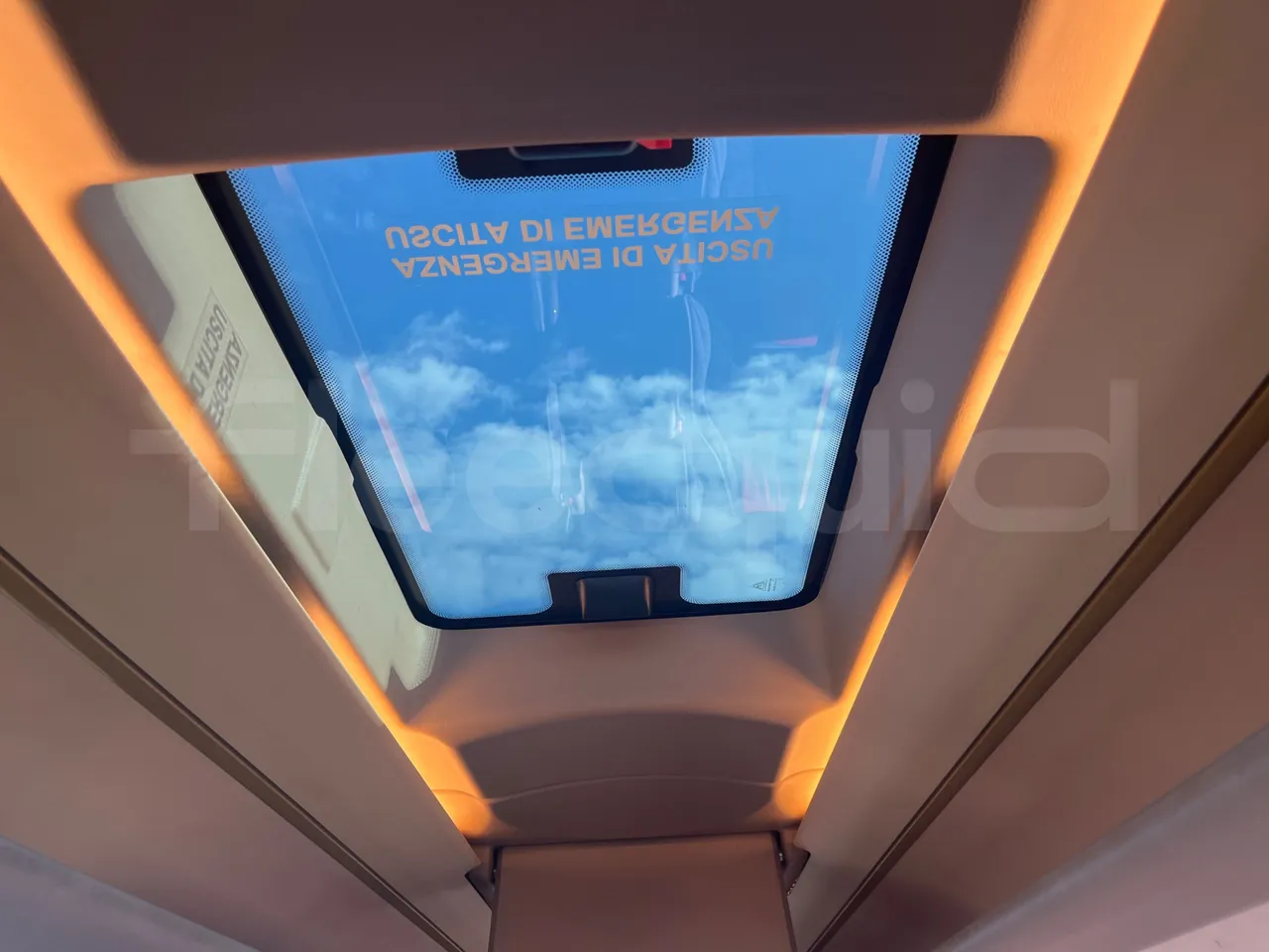 Iveco Irisbus France SFR310/ Euro 5 - 331 Kw - 13.854 Mt - roof hatch 1